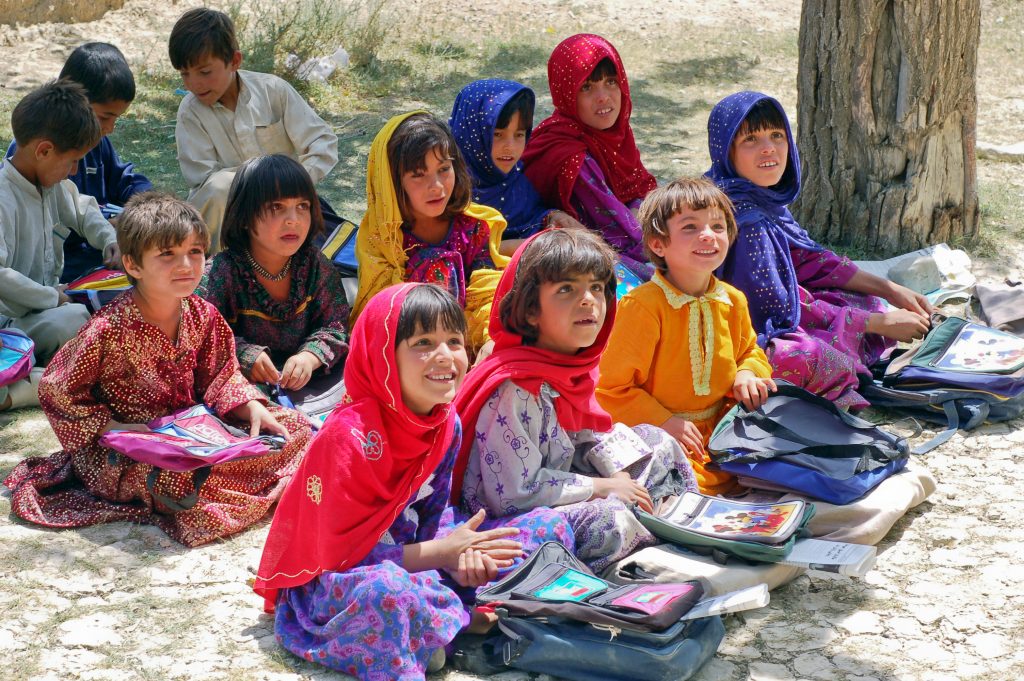 Schoolgirls_in_Bamozai