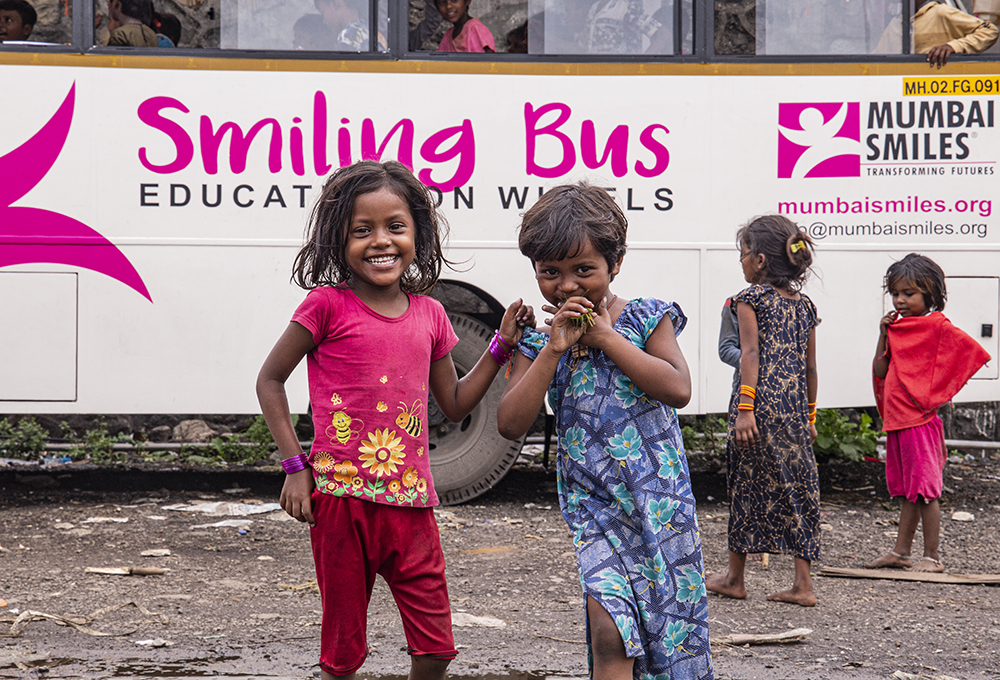 smiling_bus_web smiling_bus_web