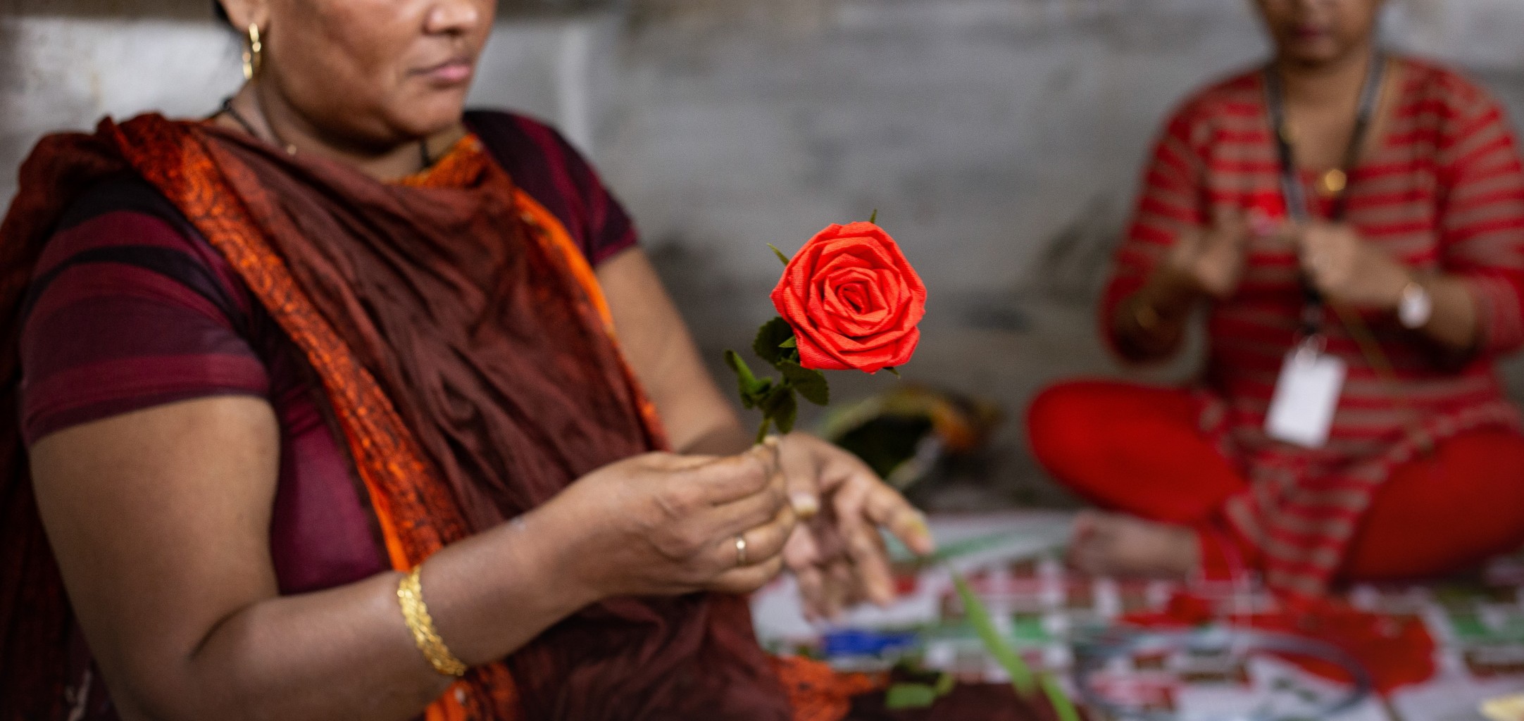 rosas artesanales solidarias Sonrisas de Bombay