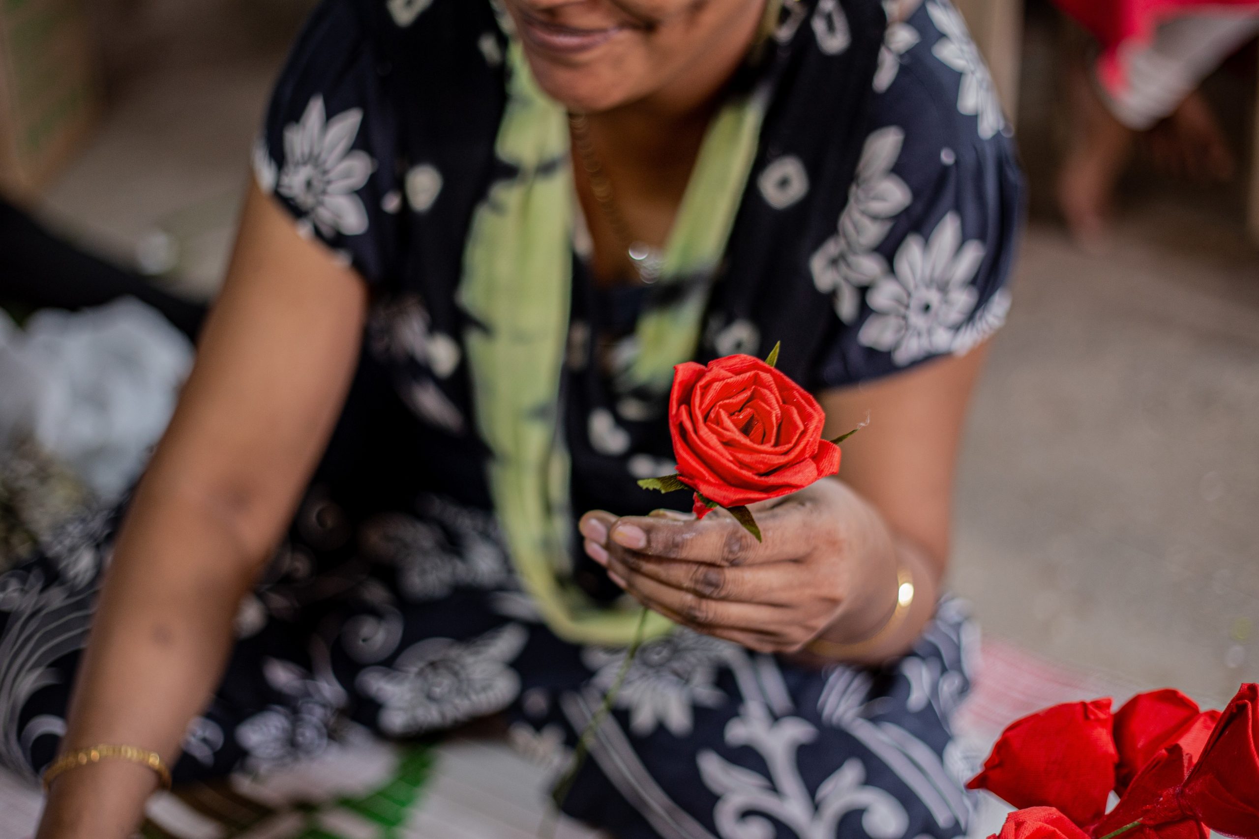 rosas artesanales solidarias Sonrisas de Bombay